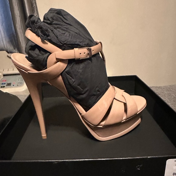 SAINT LAURENT TRIBUTE PLATFORM SANDALS IN PATENT LEATHER - Picture 3 of 11